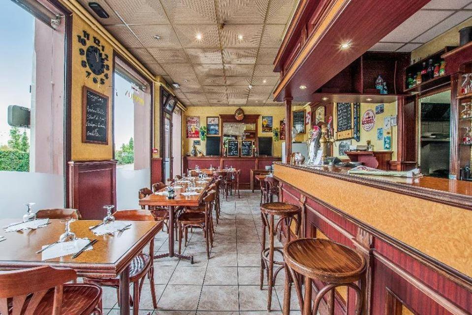 Aux Bons Amis Hotel Reims Exterior foto